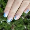 Merkloos Korte Blauwe Lijn Nagels - Blauw - Plaknagels - Plaktabs - Kort -Beroemde Cosmetica Winkel 1003x1200 1