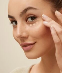 NIVEA Cellular Filler 3 In 1 Oogconcealermake-up 4 Ml -Beroemde Cosmetica Winkel 1027x1200 1