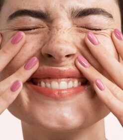 Pink Gellac - Vintage Rose - Gellak - Vegan - Roze - Glanzend - 15ml 8 Pink Gellac - Vintage Rose - Gellak - Vegan - Roze - Glanzend - 15ml -Beroemde Cosmetica Winkel 1050x1200 3