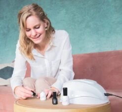 Miss Jules - 6-Delige Gellak Starterspakket - Nagellak - Kleur Rood, Zwart & Glitter - Glanzend & Dekkend Resultaat -Beroemde Cosmetica Winkel 1200x1110 1