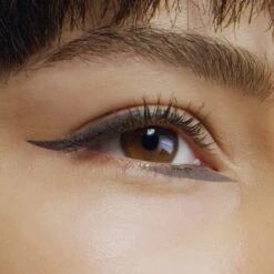 L'Oréal Paris Matte Signature Eyeliner Van Superliner – Matte Liquid Eyeliner – Waterproof - 06 Greige Signature – Grijs -Beroemde Cosmetica Winkel 1200x1200 1036