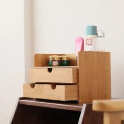 Merkloos Decopatent® Luxe Make-up Organizer Met 3 Lades - Cosmetica Organizer Make Up Met Schuiflade Bamboe Hout - Cosmeticahouder - Toren -Beroemde Cosmetica Winkel 1200x1200 1684