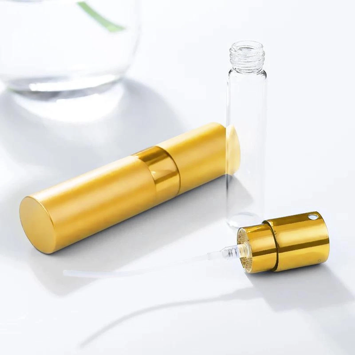 Scenty - Parfum Verstuiver Navulbaar - Mini Parfum Flesje - Reisflesje - Goud 8 Scenty - Parfum Verstuiver Navulbaar - Mini Parfum Flesje - Reisflesje - Goud - Afbeelding 6