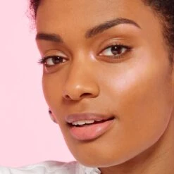 L’Oréal Paris 01 Iconoc Glow Highlighter - Poeder Highlighter - 9 Gr. -Beroemde Cosmetica Winkel 1200x1200 763