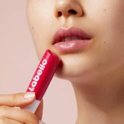 Labello Cherry Shine - Lippenbalsem -Beroemde Cosmetica Winkel 1200x1200 793