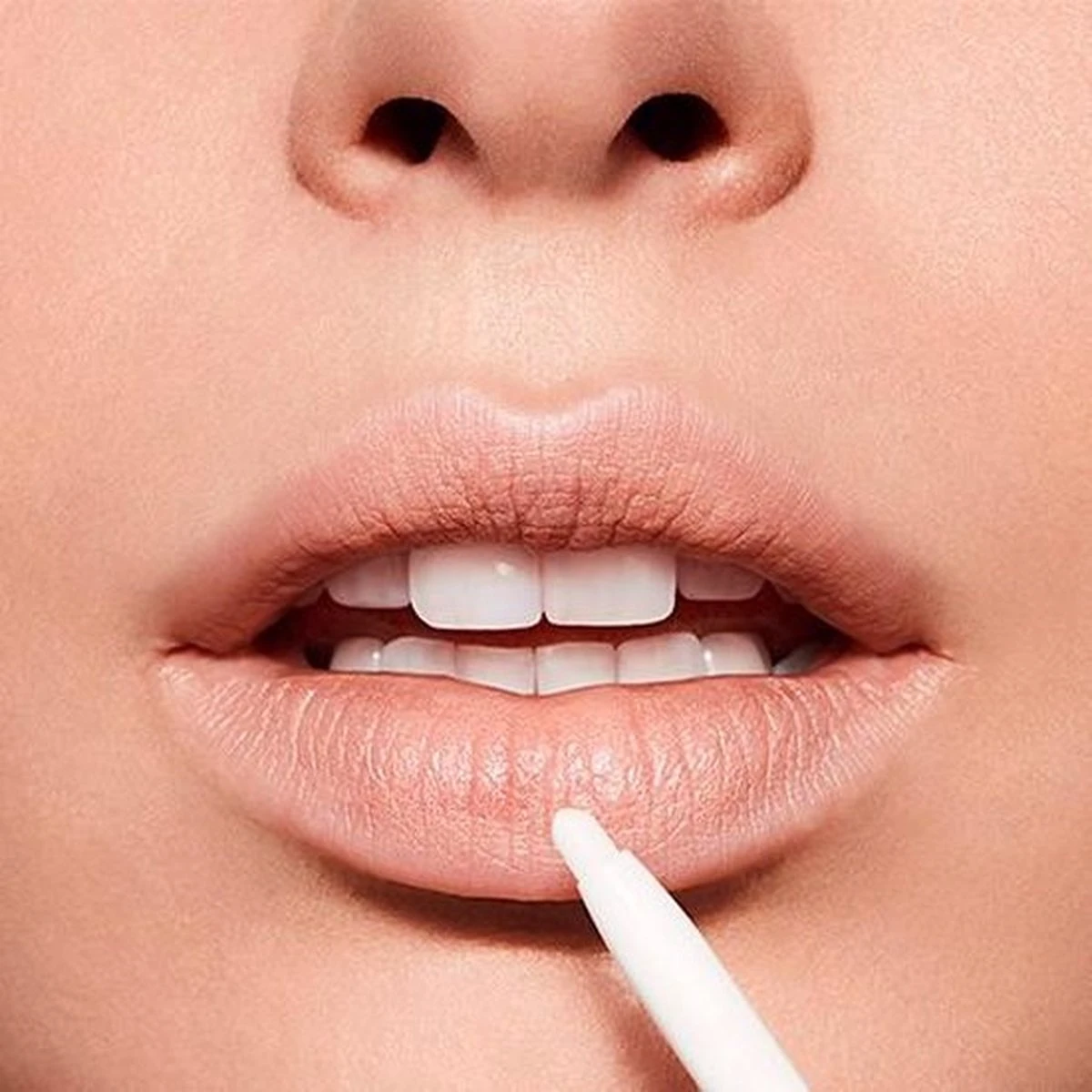 Bourjois Miraculous Lippenpotlood - 1 Transparant 5 Bourjois Miraculous Lippenpotlood - 1 Transparant - Afbeelding 3