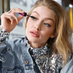 Maybelline Volum'Express Falsies - Zwart - Mascara -Beroemde Cosmetica Winkel 1200x1200 968