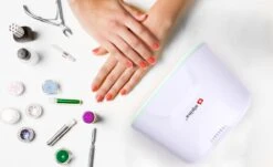 Alpina Nageldroger - Op Batterijen - Ventilator - Voor Nagels Van Vingers En Tenen - Compact -Beroemde Cosmetica Winkel 1200x735