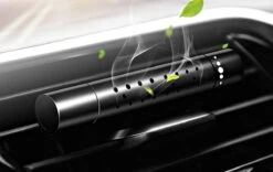 Autoparfum - Luchtverfrisser Auto - Inclusief 5 Geuren - Luxe Design - ZWART - Hervulbaar - Fris -Beroemde Cosmetica Winkel 1200x758