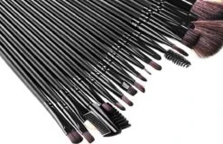 Make-up Kwasten Set - Professionele Kwasten - 24-delig Met Tasje - Cosmetica Kwasten - Zwart - Rheme -Beroemde Cosmetica Winkel 1200x776 3
