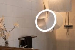 Innovision Make Up Spiegel - Met Verlichting En Zuignap - 360° Verstelbaar - Werkt Op Batterijen En Op Stroom - 5x Vergroot -Beroemde Cosmetica Winkel 1200x800 34