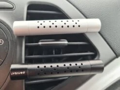 Autoparfum - Luchtverfrisser Auto - Inclusief 5 Geuren - Luxe Design - ZWART - Hervulbaar - Fris -Beroemde Cosmetica Winkel 1200x899 14