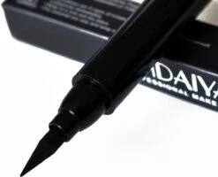 HANDAIYAN® | Eyeliner Met Wing Stempel | Zwarte Oog Stempel | 2 In 1 Eyeliner | Eyeliner Tool | Wing Eyeliner | Wing Stamp -Beroemde Cosmetica Winkel 1200x971 3