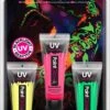 Paintglow - Neon UV Face & Body Paint Set - Carnaval Accessoires - Verf - Schmink - Make-up - Roze - Groen - Geel - 12 Ml - 3 Stuks 2 Paintglow - Neon UV Face & Body Paint Set - Carnaval Accessoires - Verf - Schmink - Make-up - Roze - Groen - Geel - 12 Ml - 3 Stuks -Beroemde Cosmetica Winkel 631x1200 1