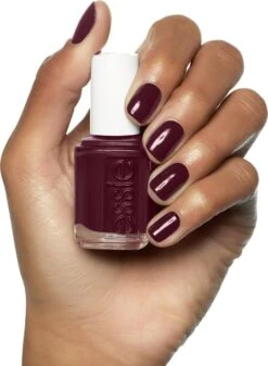 Essie Sole Mate 45 - Paars - Nagellak -Beroemde Cosmetica Winkel 880x1200