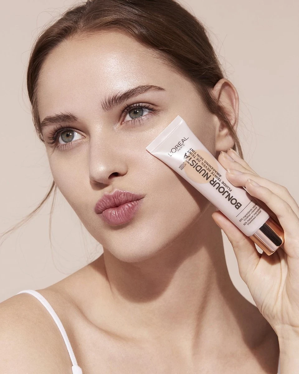 L'Oréal Paris Bonjour Nudista BB Cream - 01 Clair/Fair 4 L'Oréal Paris Bonjour Nudista BB Cream - 01 Clair/Fair - Afbeelding 2